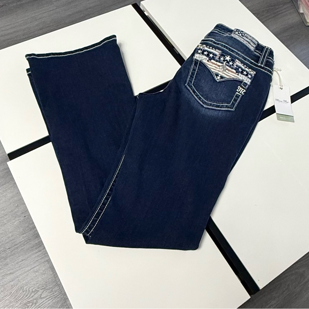 NEW!! NWT Miss Me Mid-Rise Bootcut Jeans 31x34 - Angel Wing Pockets - Picture 2 of 16